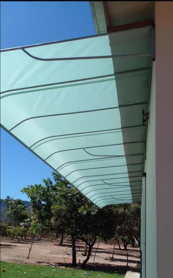 Toldo retrátil ou fixo